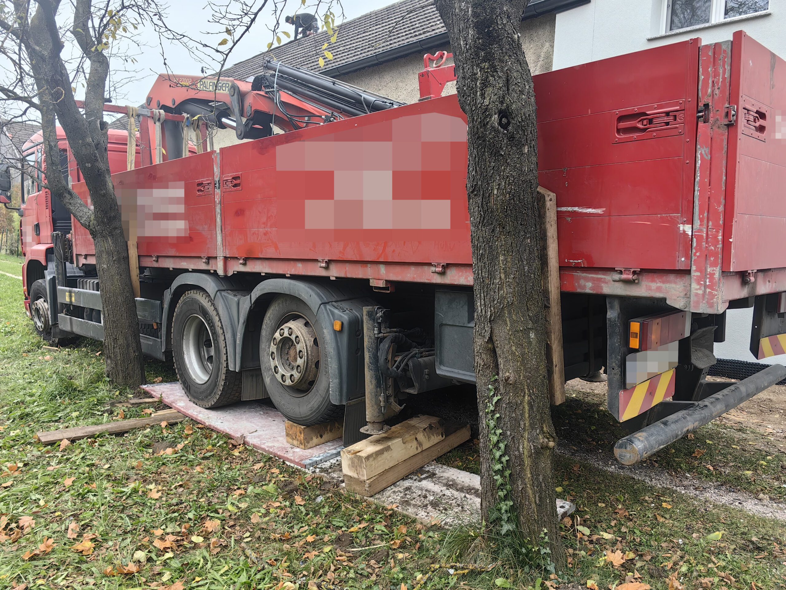 T1 Bergung – LKW steckt fest